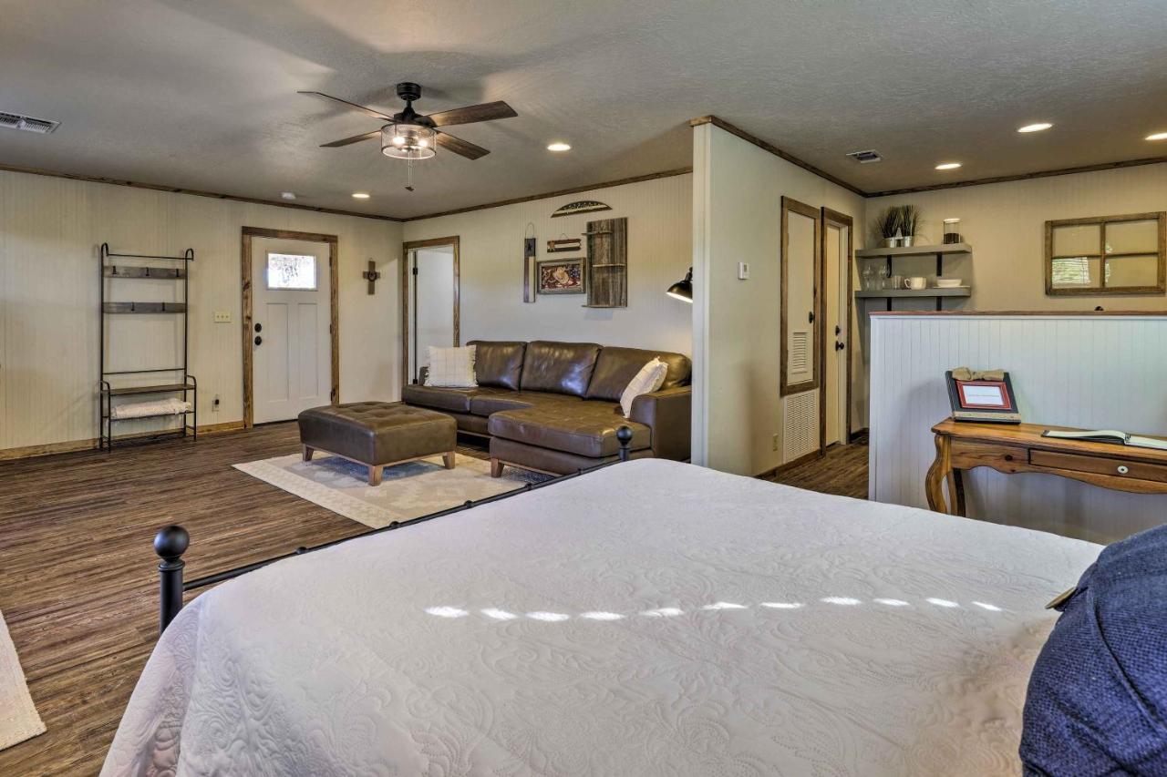 Cozy Fredericksburg Studio Near Wineries! Exterior photo