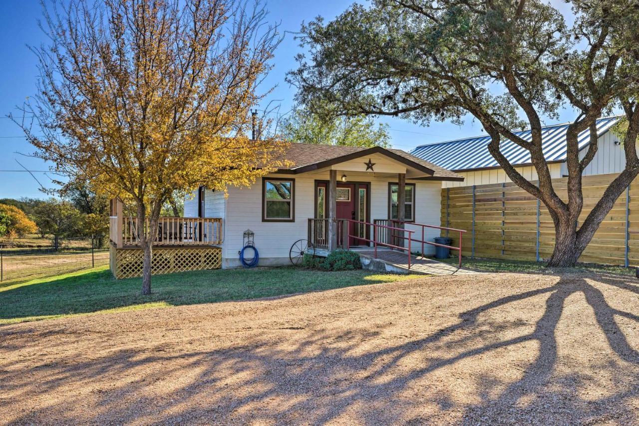 Cozy Fredericksburg Studio Near Wineries! Exterior photo
