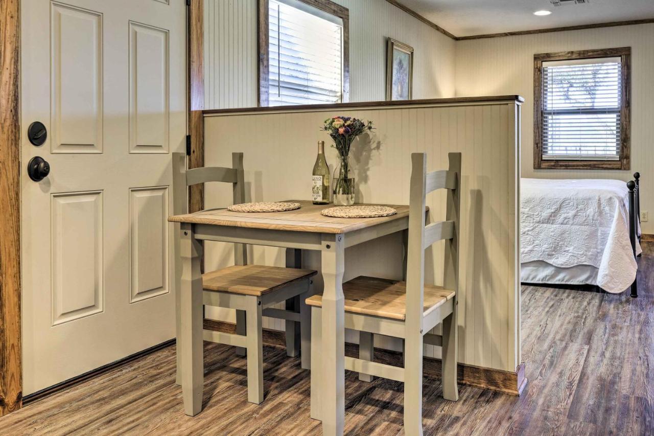 Cozy Fredericksburg Studio Near Wineries! Exterior photo